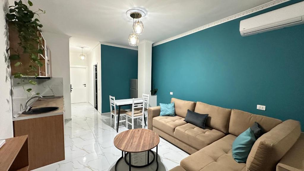 Deluxe Two-Bedroom Apartment with Garden View